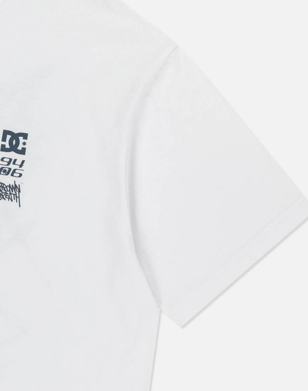 DC X BROWNBREATH CHUNKY TEE (DG21ST900WHI)