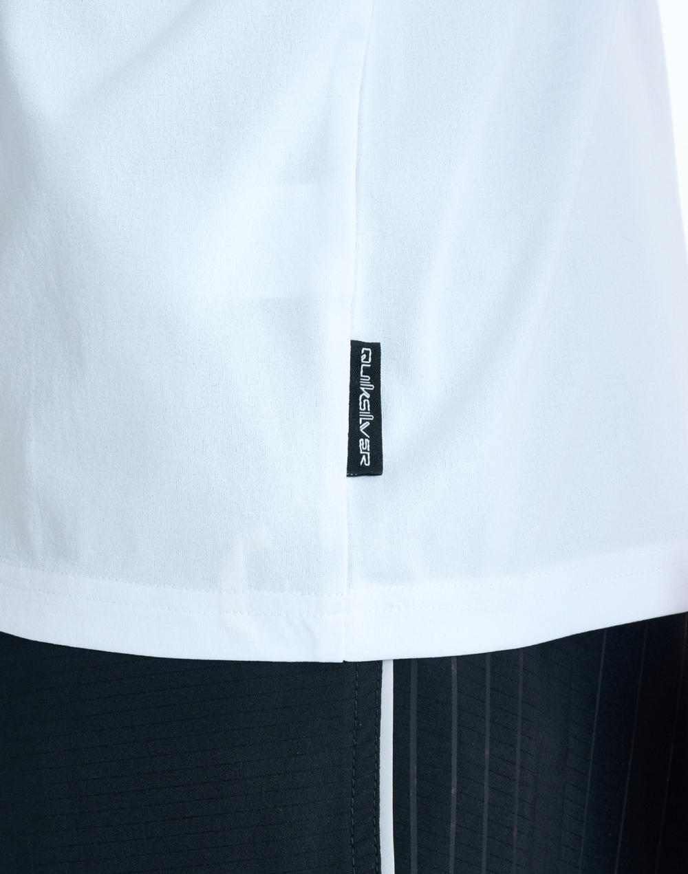 퀵실버 BEND LOGO 래쉬 머슬 나시티 (QG21RE801WHT)