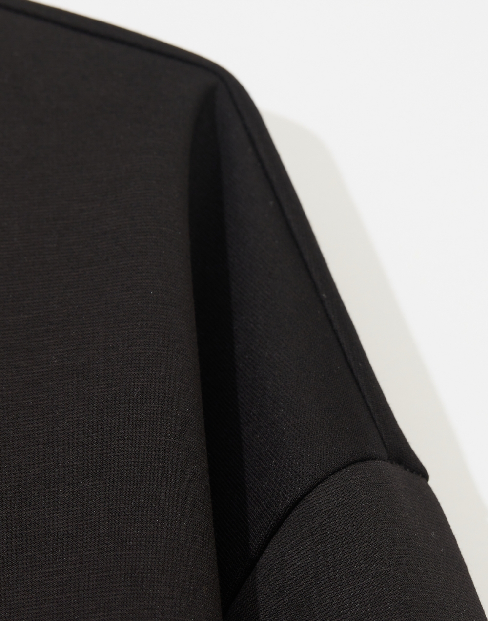 루카 타이거 그래픽 스포츠 맨투맨 (VF31LT104BLK)