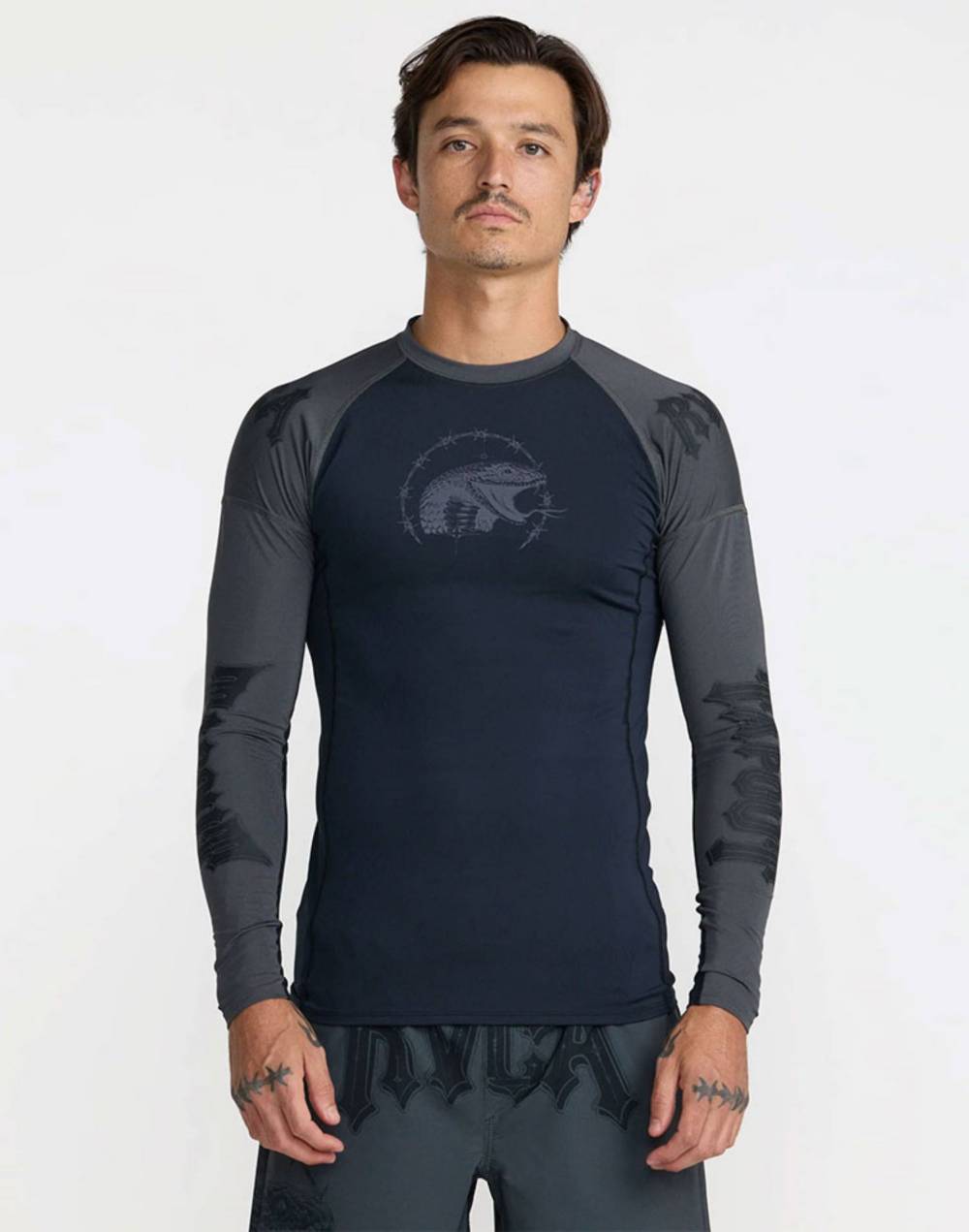 RVCA X TAPOUT 남성 긴팔 래쉬가드 (VG31RS051BLK)