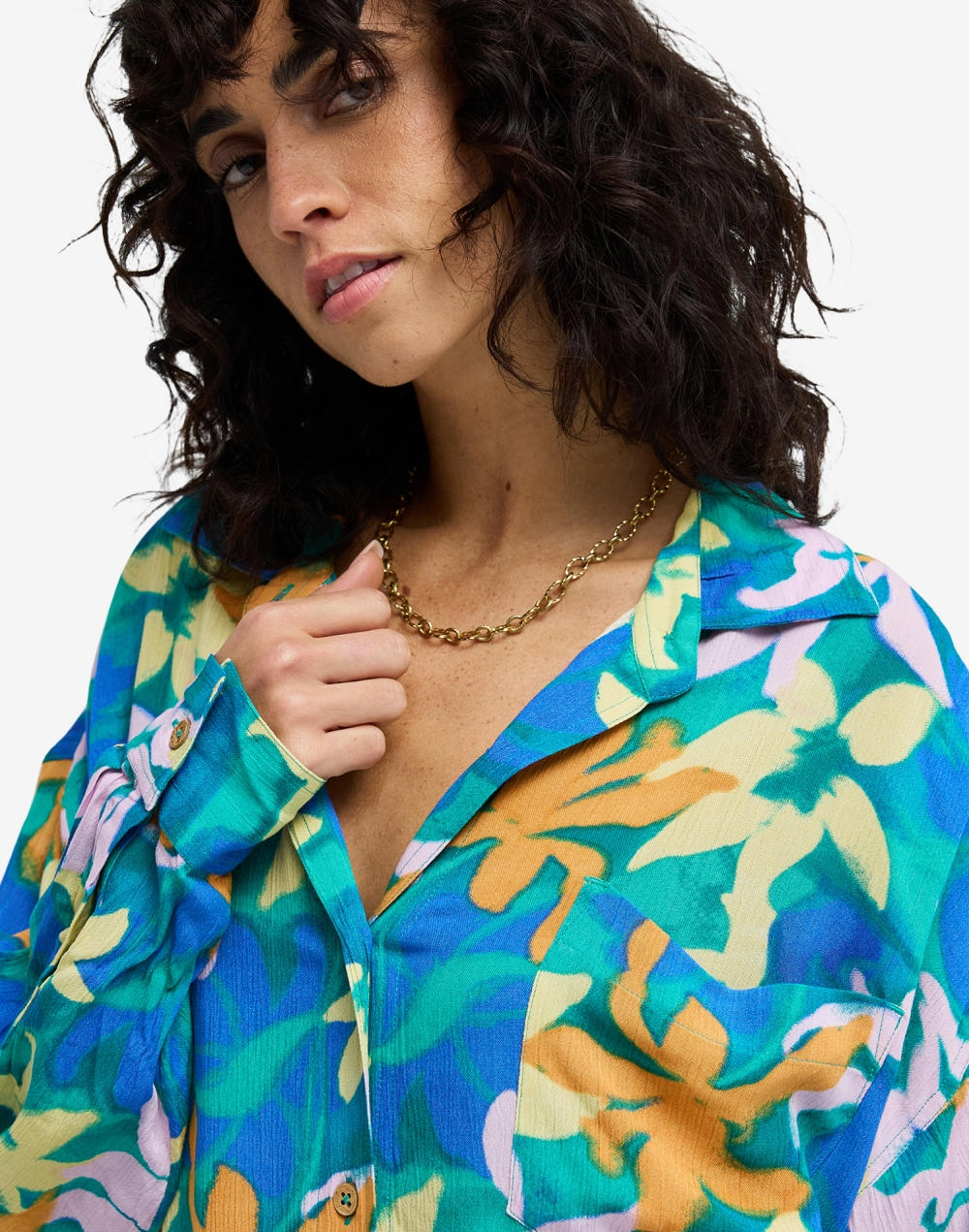 빌라봉 여성 SUMMER LOVE 오버핏 버튼 다운 커버업 셔츠 (WG11SH065BL6)