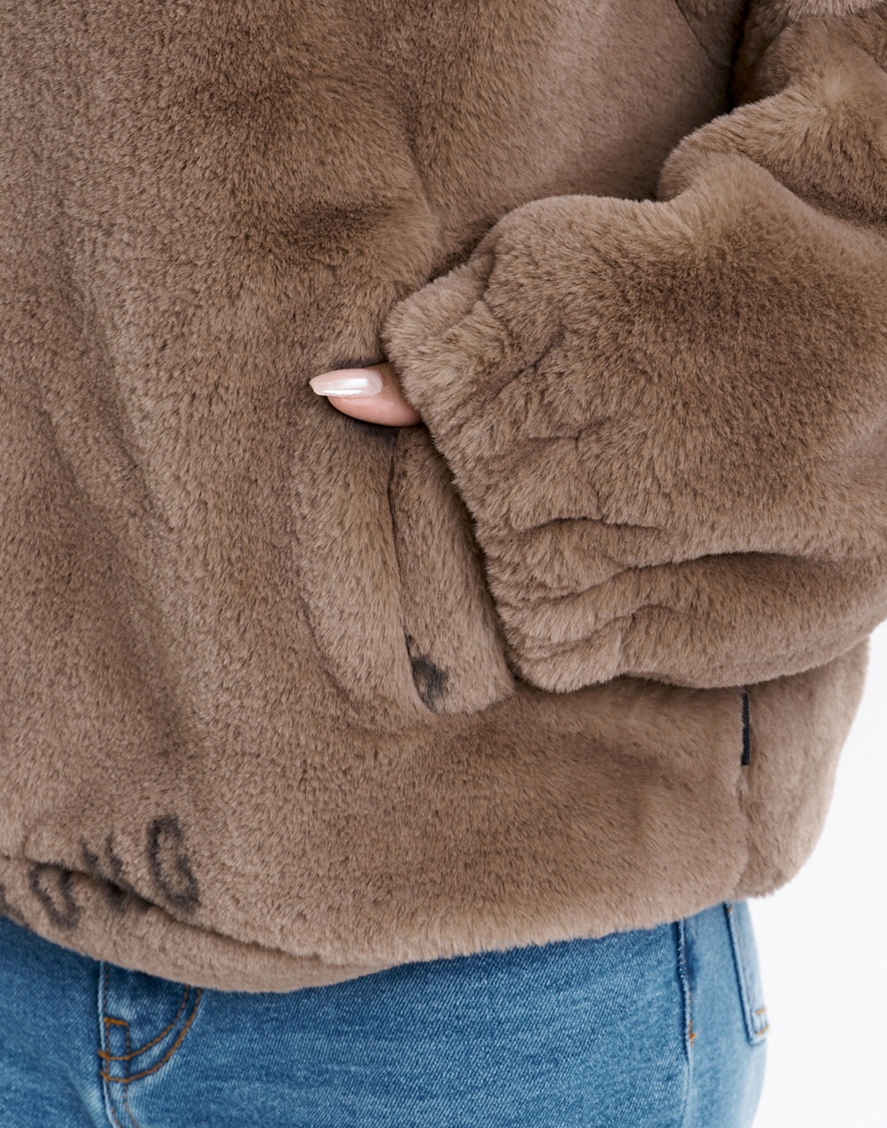 빌라봉 여성 FUR LOGO 자켓 (WG31JK127BRN)
